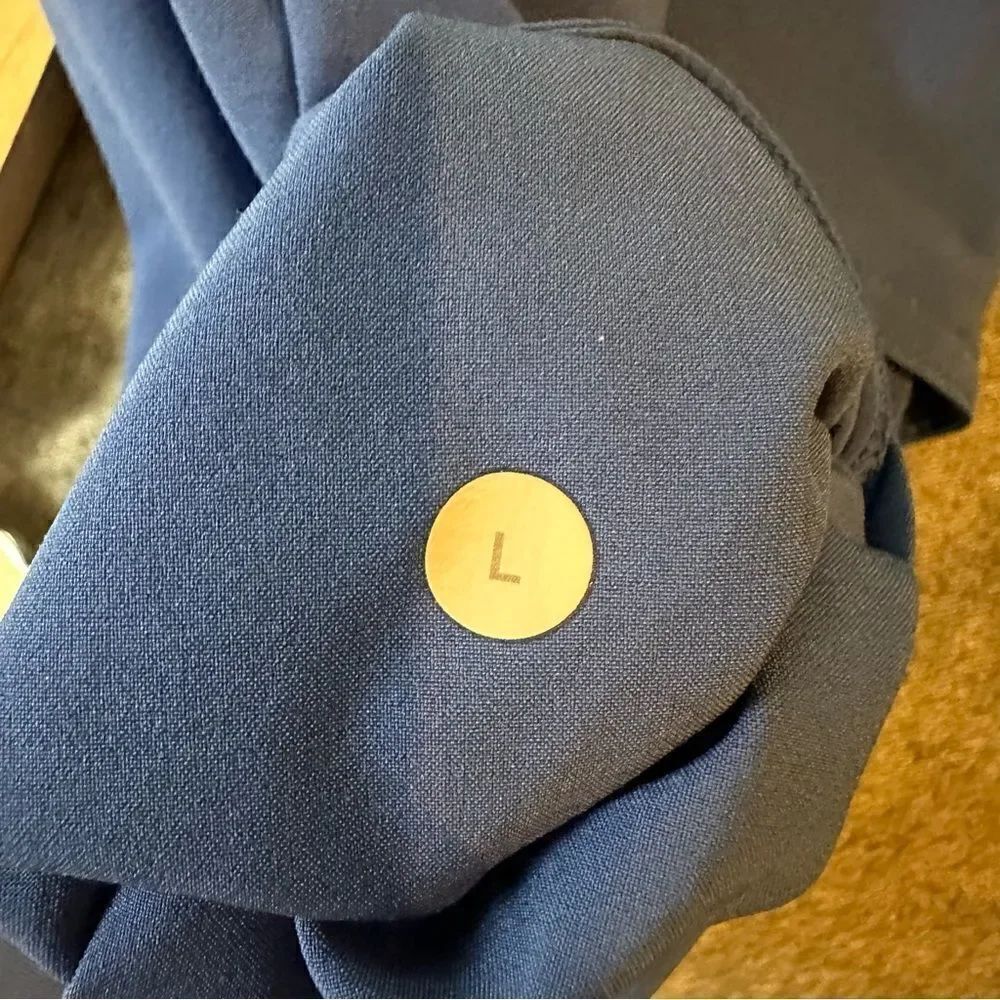 Lululemon | Core Shorts 11” - Picture 6 of 7